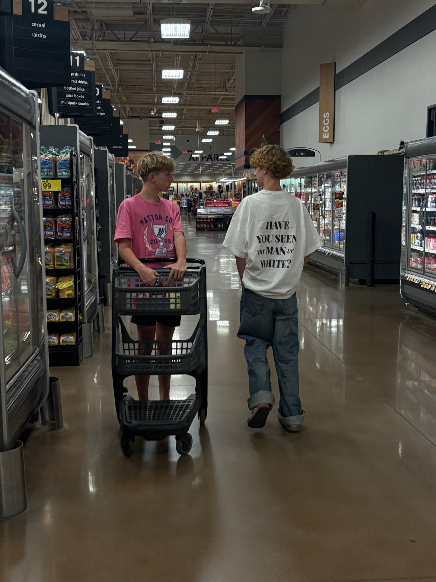 Man in White - 4 Languages