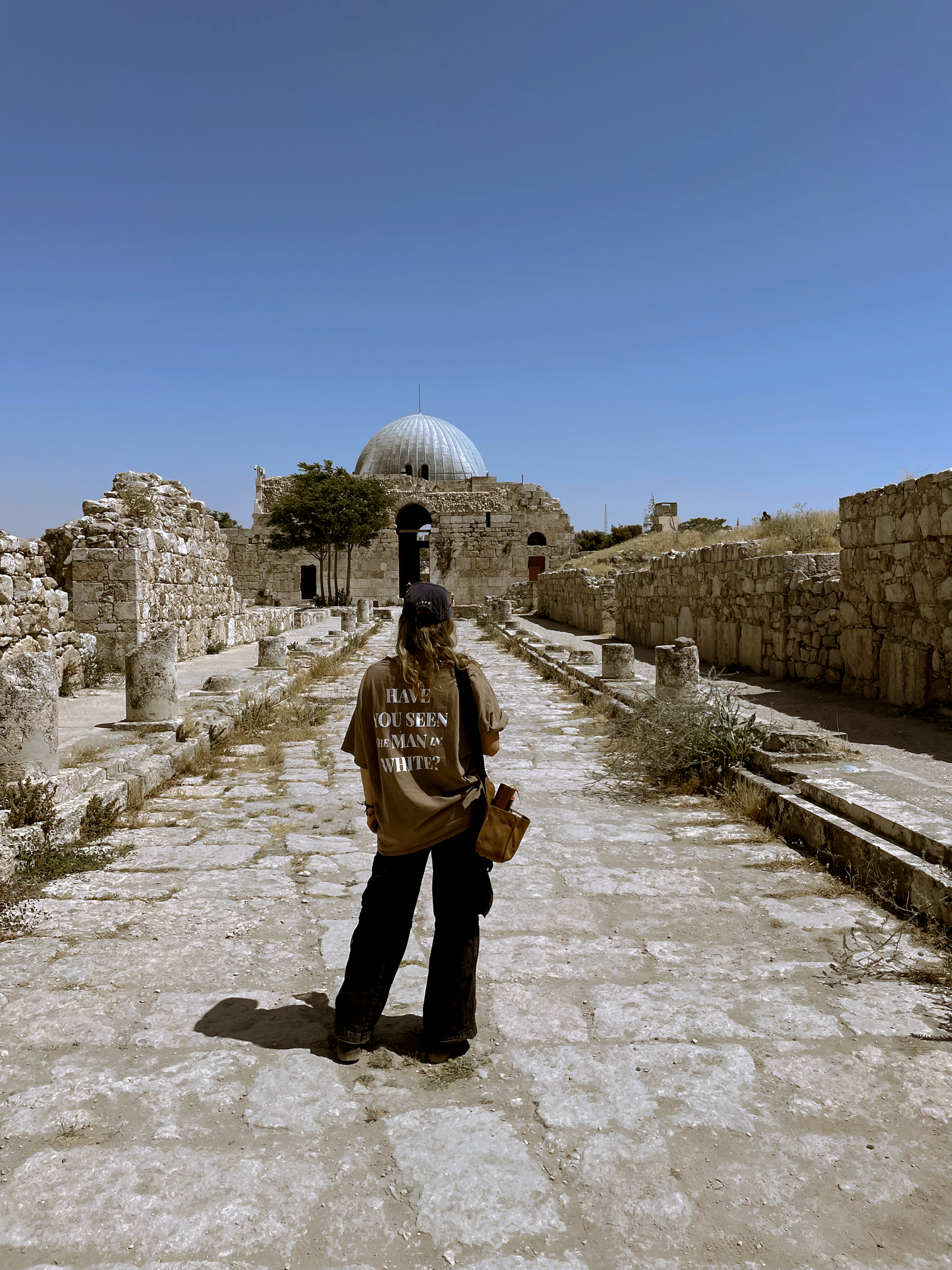 Hanes Man in White T-Shirt - 4 Languages