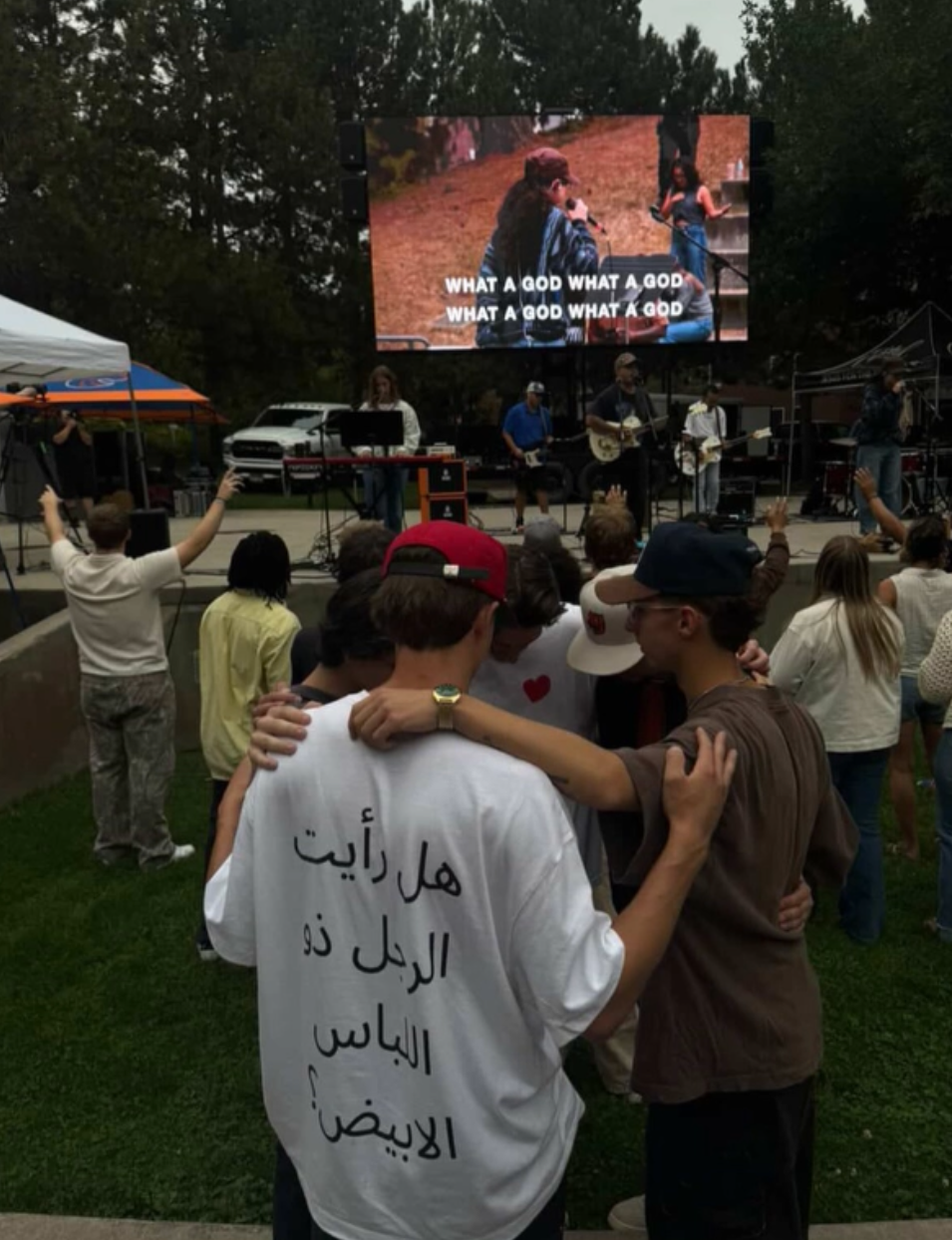 Man in White - 4 Languages